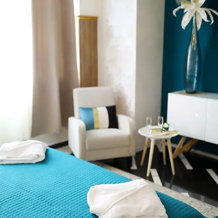 Antiqua 4*