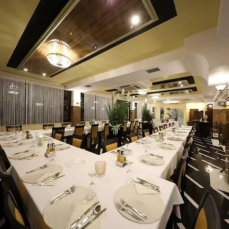 Antiqua 4*