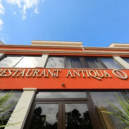 Antiqua 4*